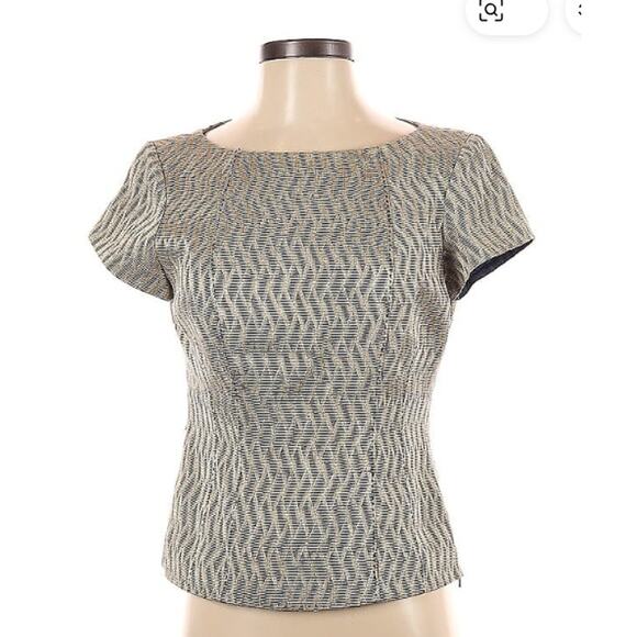 Hilton Hollis Size 8  blouse top silver and gold lined zipper back - Picture 1 of 4